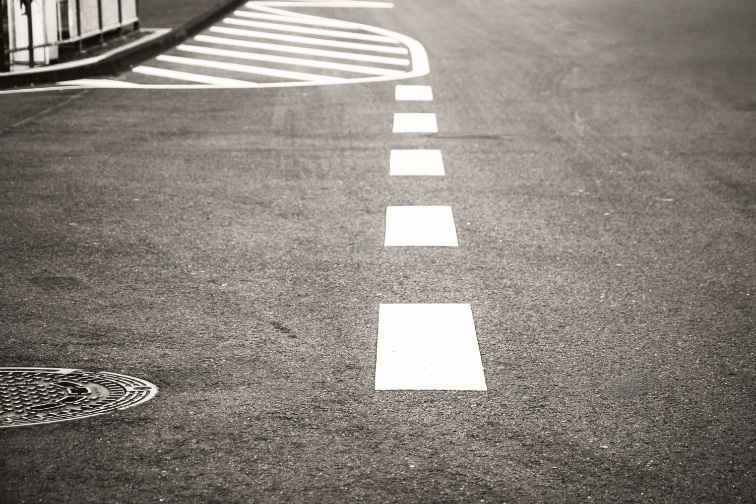 Parkplatzmarkierung und Strassemarkierung